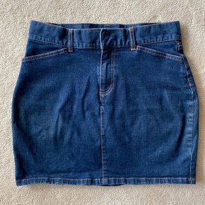 Gap hip-hugger stretch skirt
